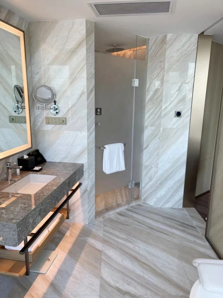 4 طرق سهلة لاختيار اللون الرخامي المناسب والتصميم لمنزلك