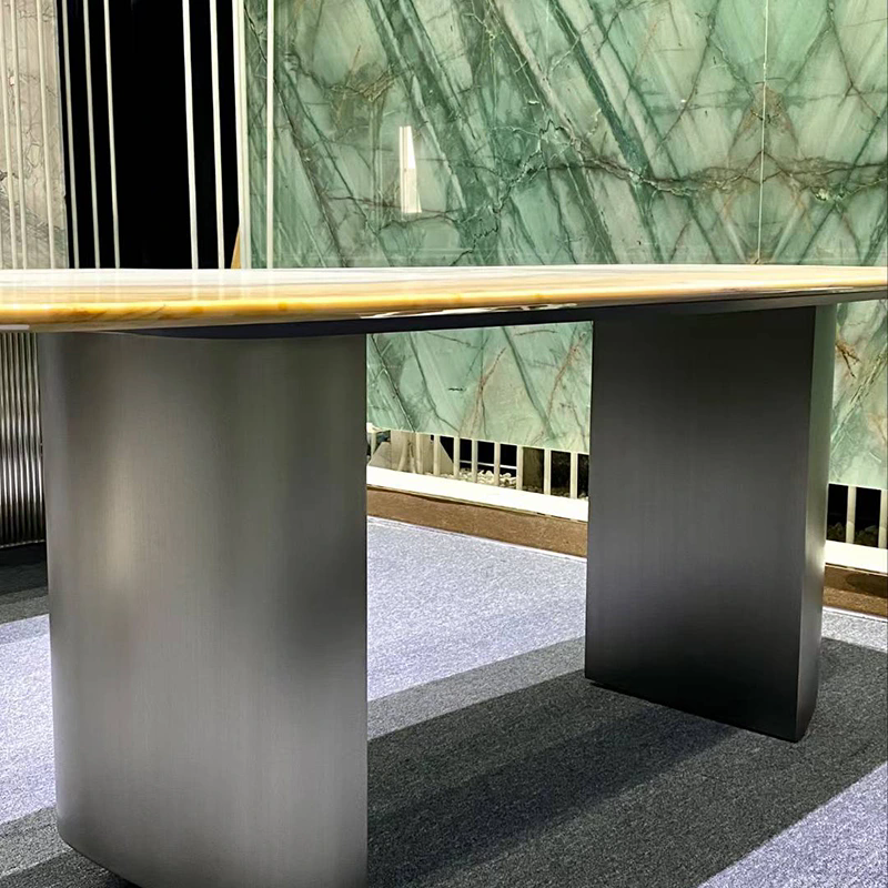 Calacatta White Quartzite Tabletop